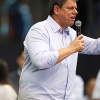 Imagem referente a Justiça eleitoral absolve Tarcísio por acusações contra Boulos