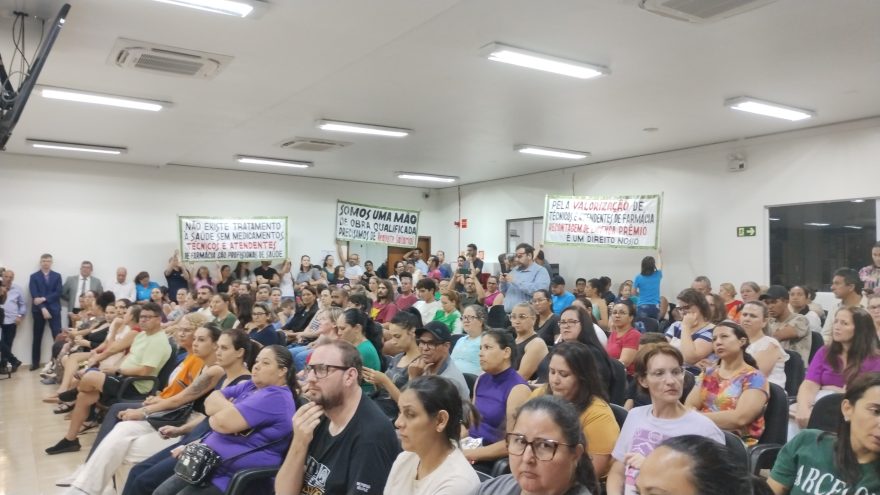 Servidores de Cascavel debatem reajuste salarial e condições de trabalho em Assembleia