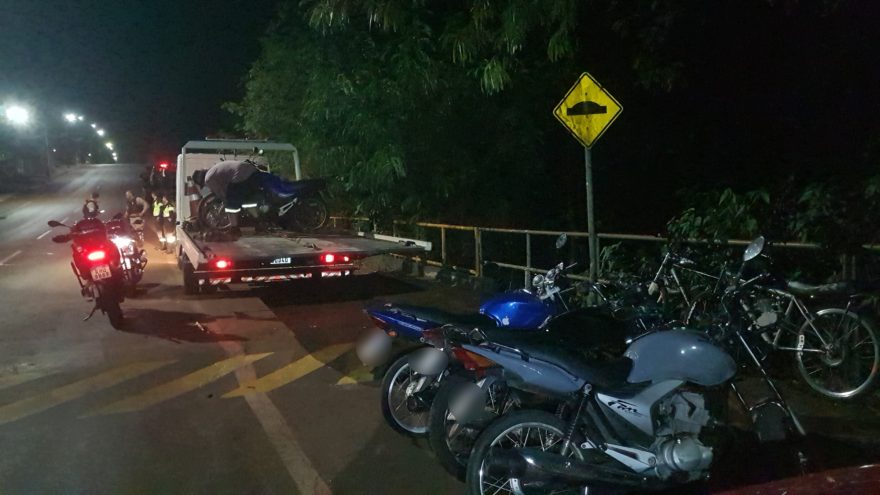 Blitz na Rua Europa apreende oito motos e dois carros