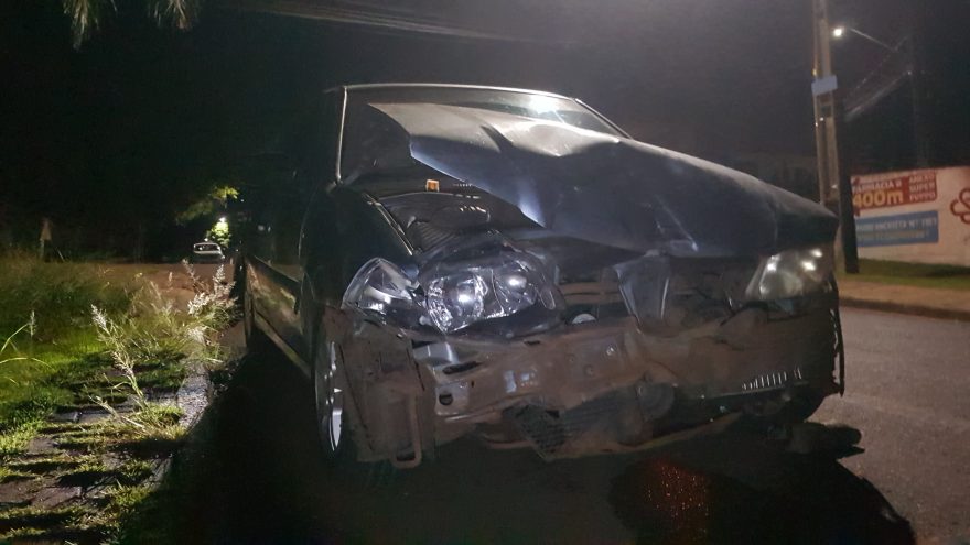 Carros colidem no Bairro Parque São Paulo em Cascavel