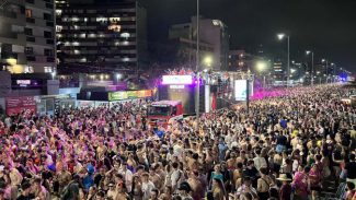 Com segurança reforçada, Carnaval reúne 1,3 milhão de pessoas no Litoral do Paraná