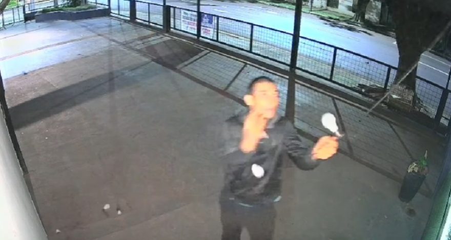Câmera flagra mais um furto de varal de lâmpadas em Cascavel