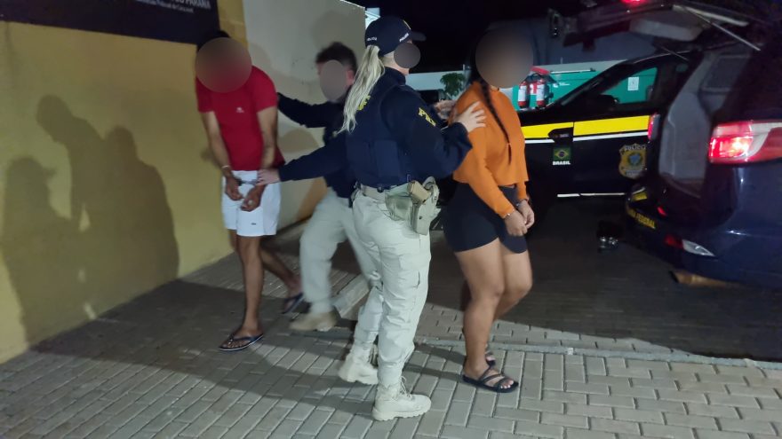 PRF detém dupla e apreende drogas após abordagem na BR-277