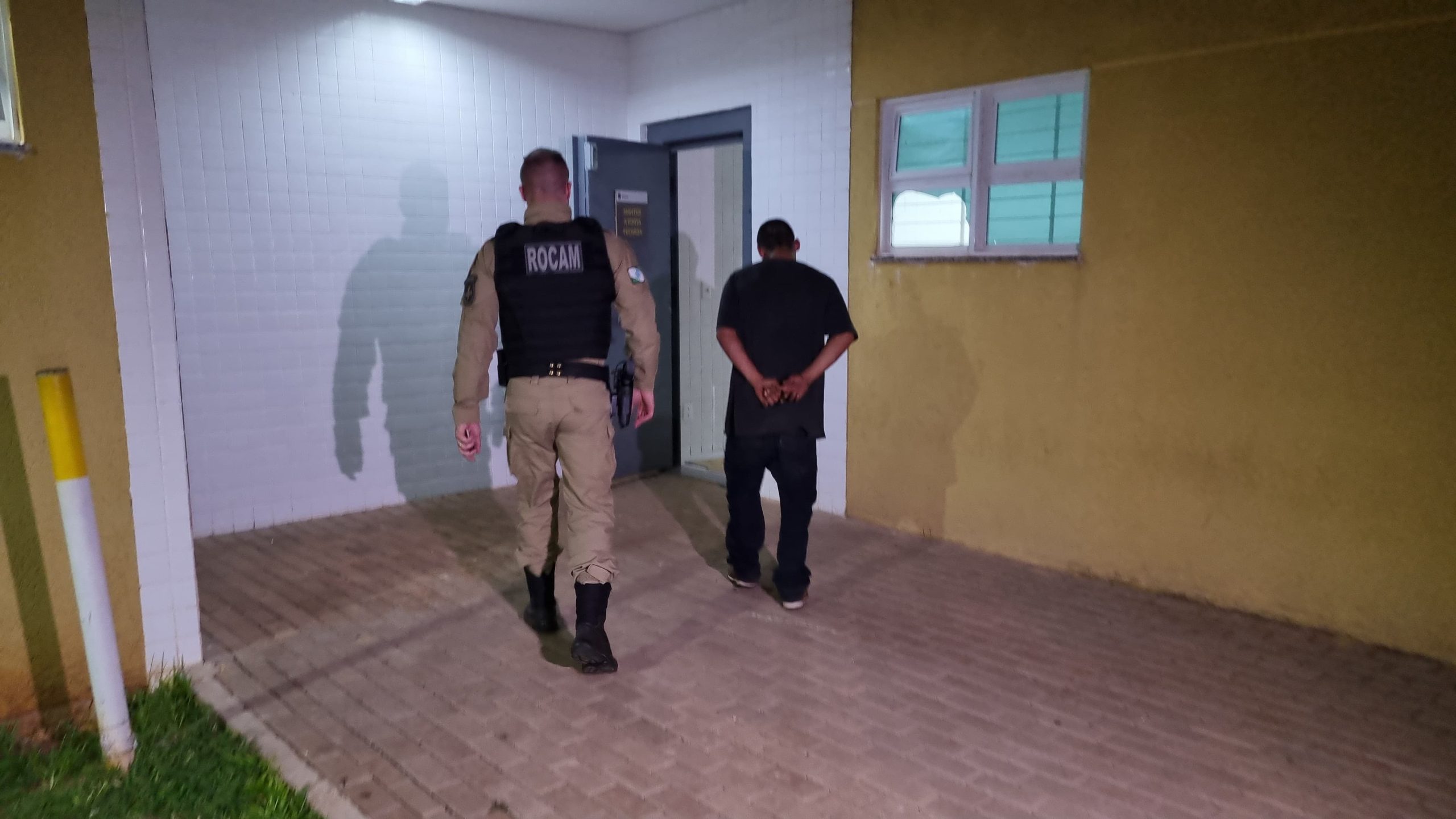 Rocam recupera moto furtada e detém homem por receptação