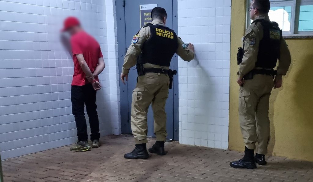 Ex-presidiário é detido após agredir tia de sobrinha de consideração em Cascavel