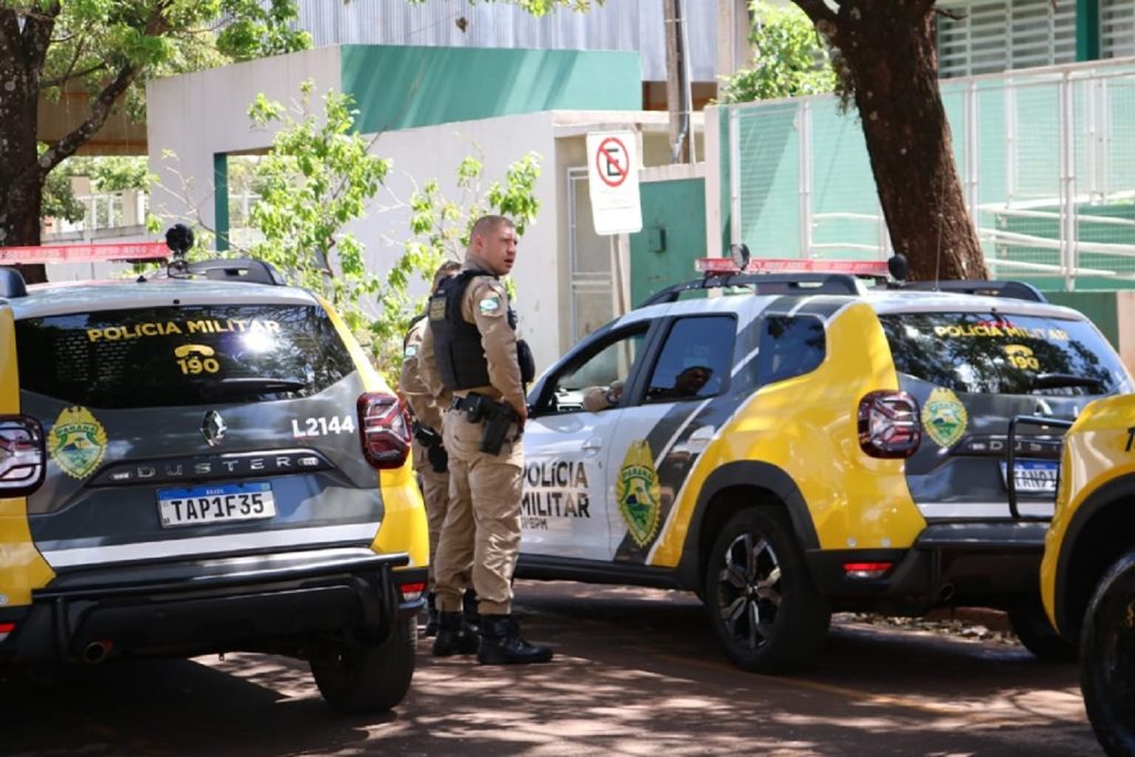 Homem armado causa pânico ao fazer ameaças em escola de Campo Mourão