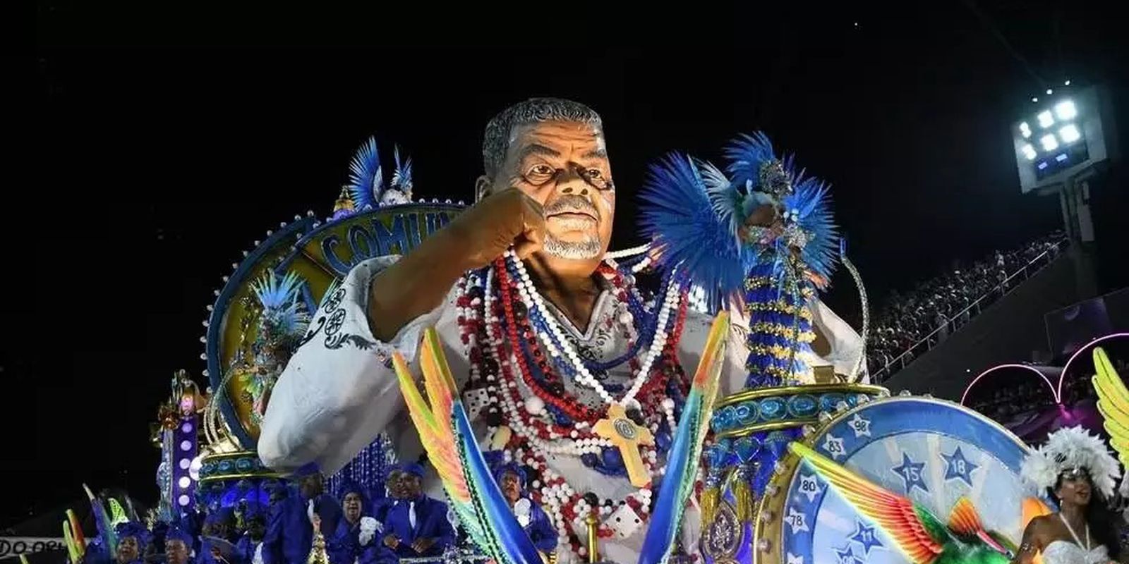 De brabo a professor, Laíla volta à avenida em homenagem da Beija-Flor Imagem referente a De brabo a professor, Laíla volta à avenida em homenagem da Beija-Flor