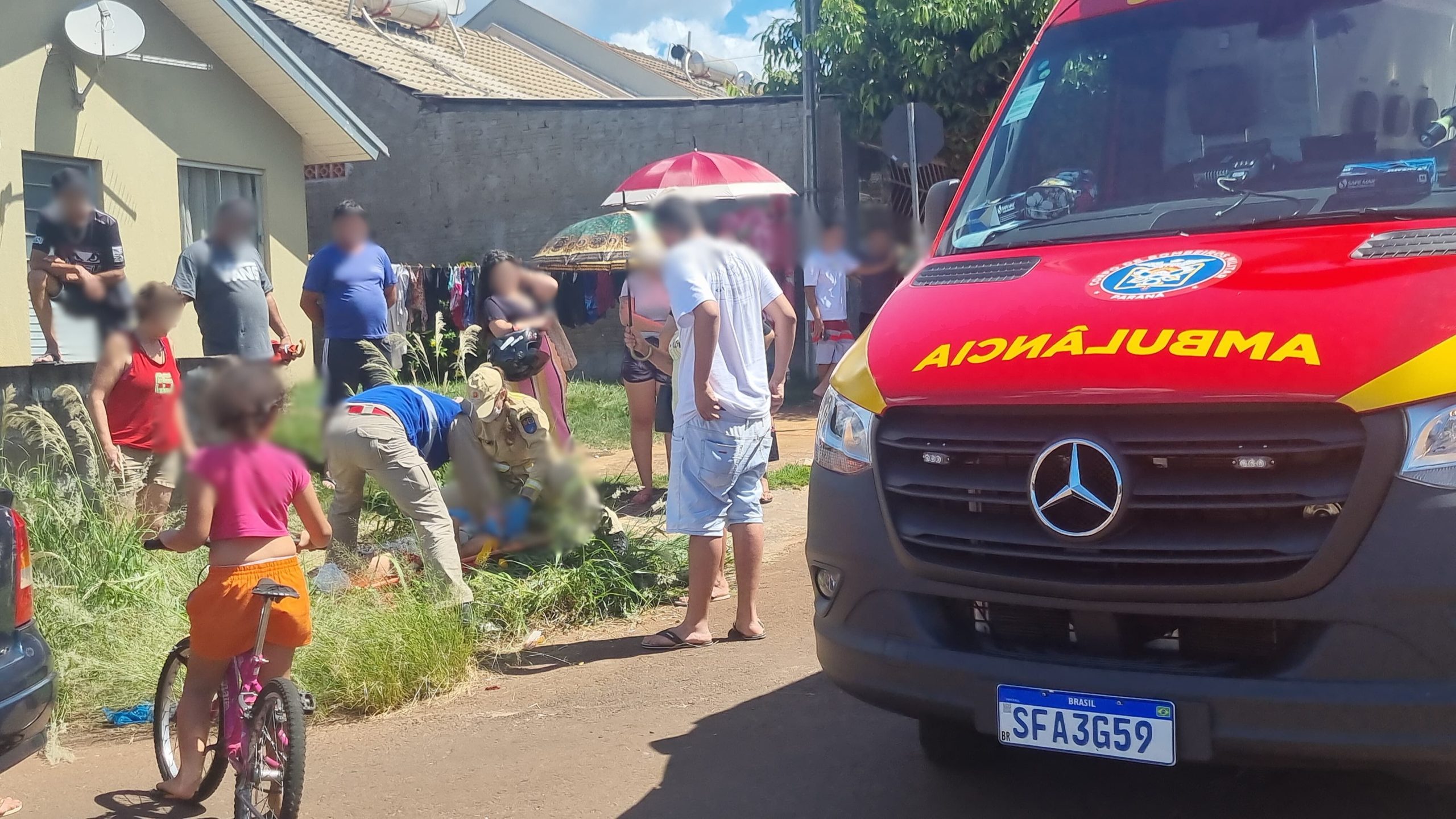 Jovem de 17 anos fica ferida em colisão entre moto e Vectra no Bairro Interlagos