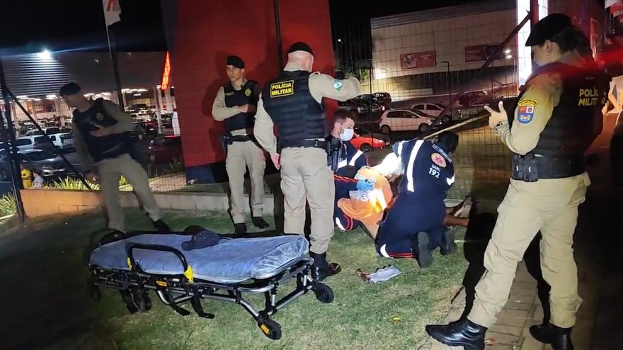 Homem é agredido com pauladas na cabeça no Jardim Clarito