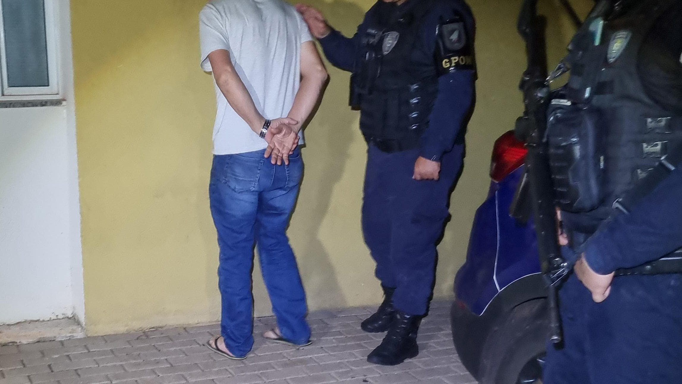 Bêbado é preso pela GM após deixar criança de 7 anos dirigir HB20 no Jardim Clarito