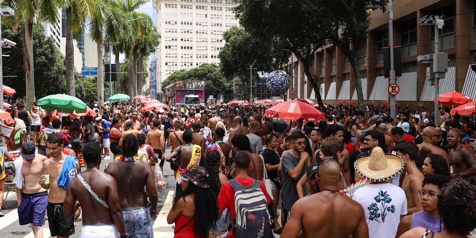 Especialistas recomendam "etiqueta respiratória" após carnaval Especialistas recomendam "etiqueta respiratória" após carnaval