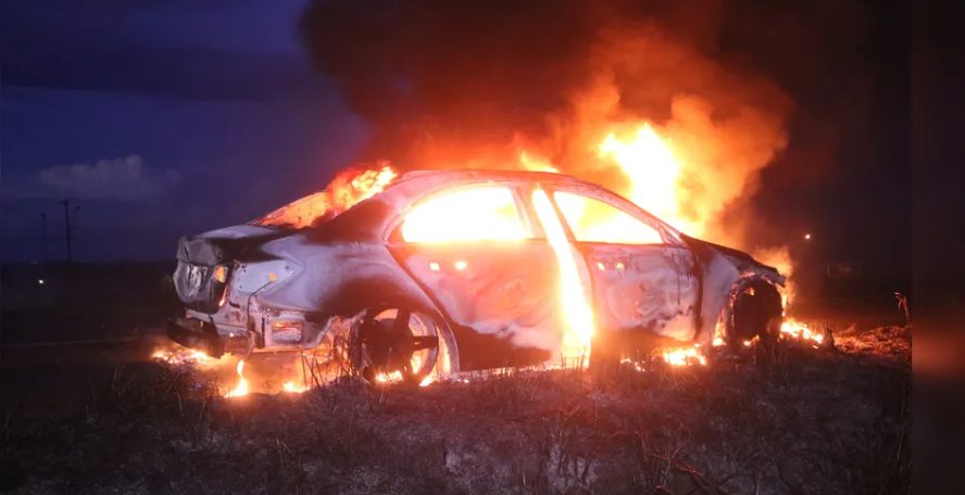 Mercedes é destruída por incêndio na BR-376, no Distrito Industrial de Ponta Grossa