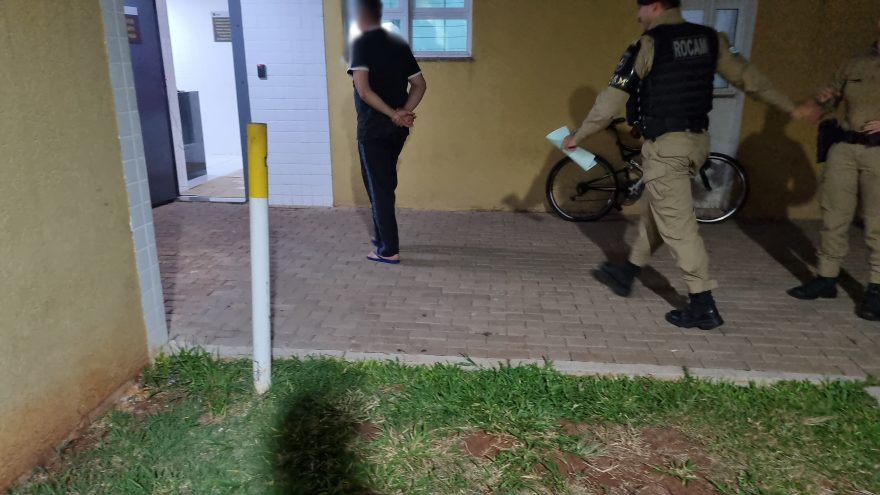 Pai que agrediu o filho no Santa Felicidade é detido pela Rocam