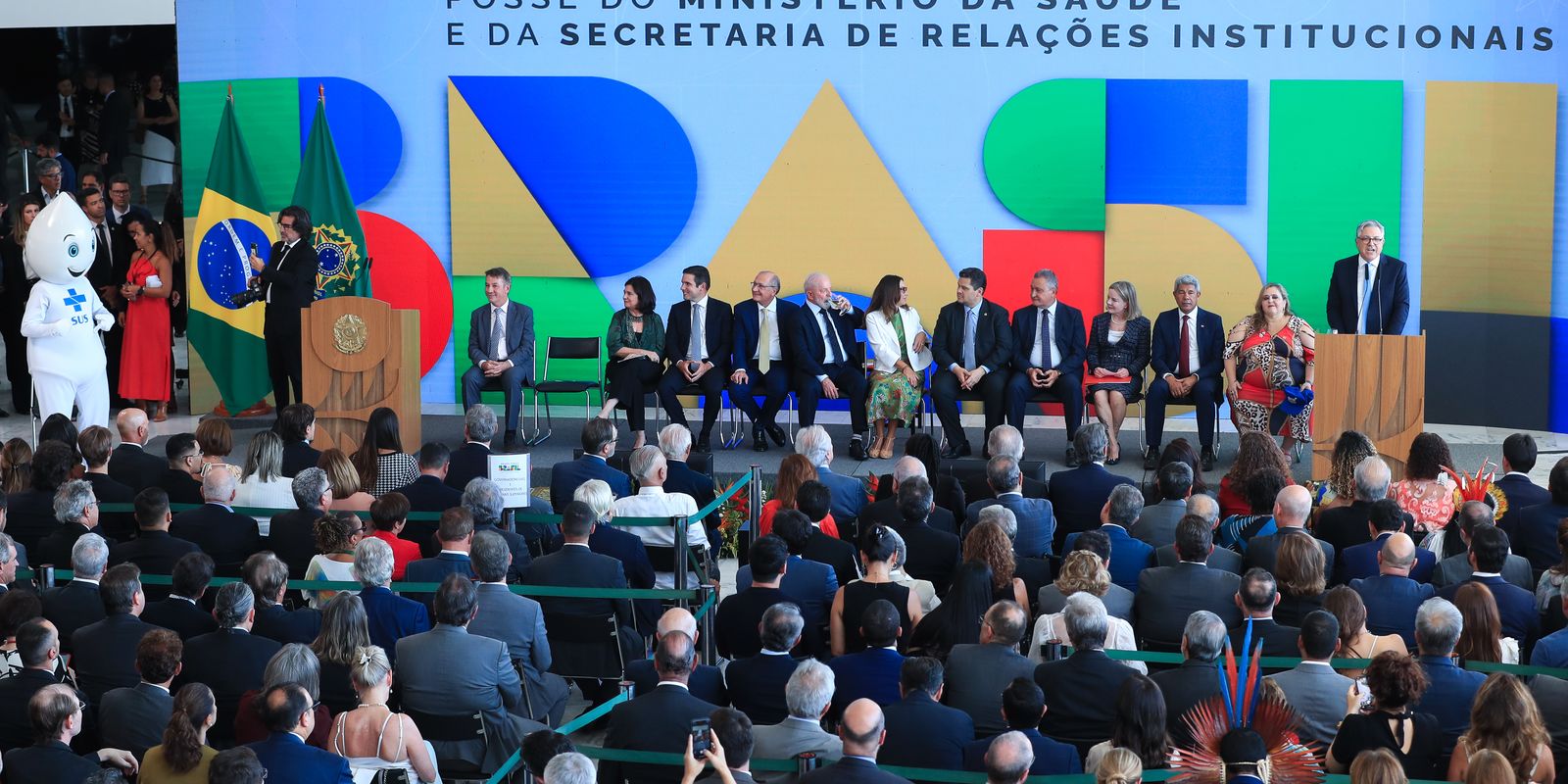 Padilha diz que principal meta é reduzir tempo de espera no SUS Padilha diz que principal meta é reduzir tempo de espera no SUS