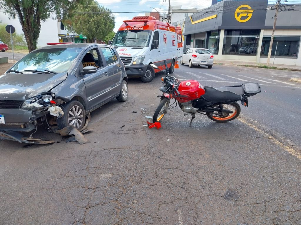 Motociclista quebra o braço em colisão com carro em Francisco Beltrão