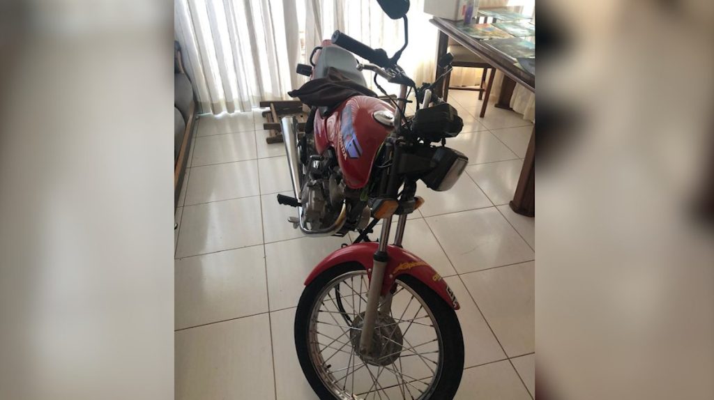 Honda CG 125 Titan foi furtada no Bairro Brasília