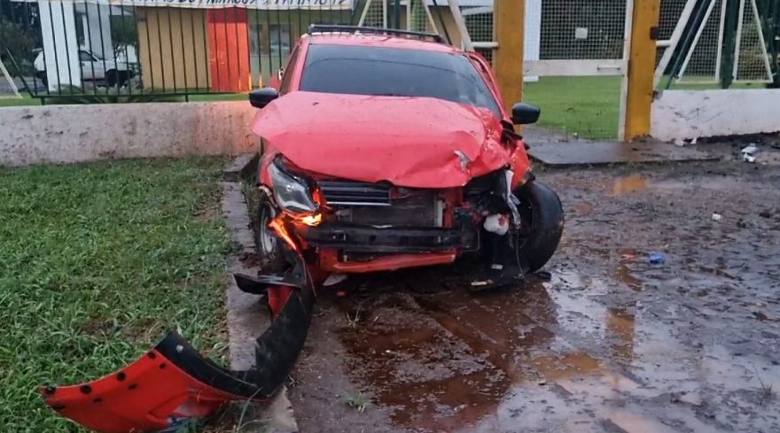 Veículos se envolvem em acidente na BR-369 e Bombeiros são mobilizados