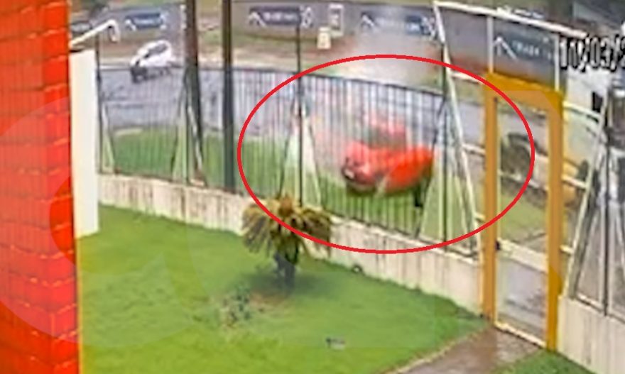 Pancada! câmera flagra acidente na BR-369 e veículo atingindo empresa