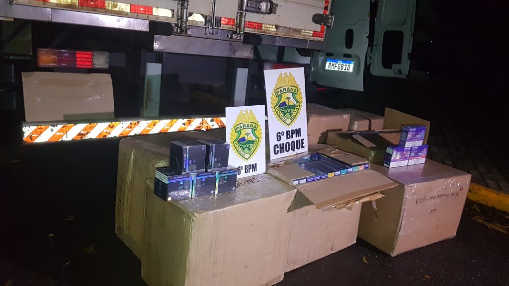 PM detém quatro pessoas e apreende grande quantidade de cigarros eletrônicos