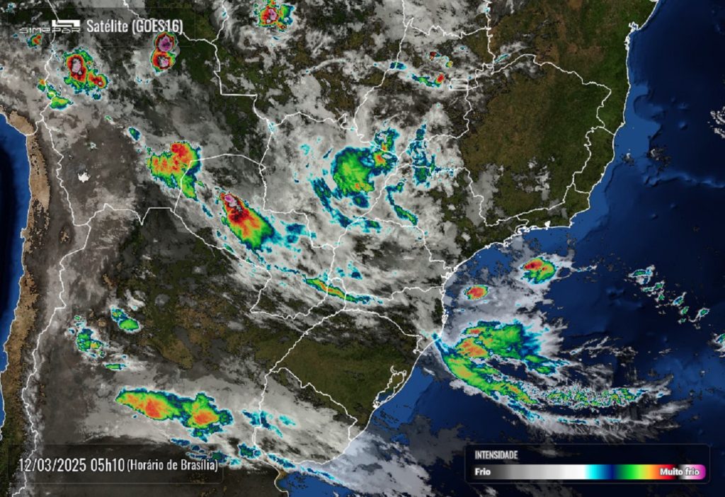 Frente fria avança e traz mais chuva a Cascavel nesta quarta-feira; máxima será 25°C
