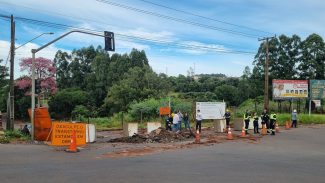 Obra da ponte sobre o Rio Quati avança e trânsito é interditado na Souza Naves Sul