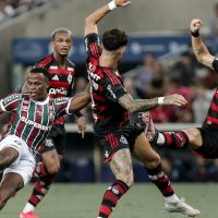 Imagem referente a Flamengo vence Fluminense no primeiro capítulo da final do Carioca