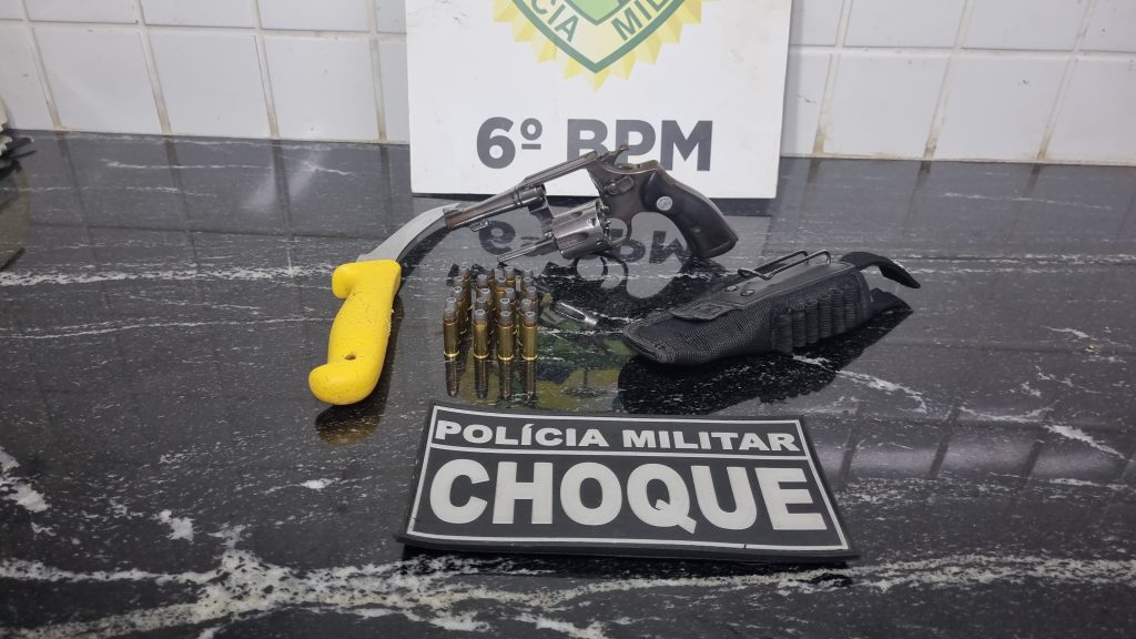 Homem com tornozeleira descumpre regra, é flagrado com arma e acaba preso no Santa Cruz