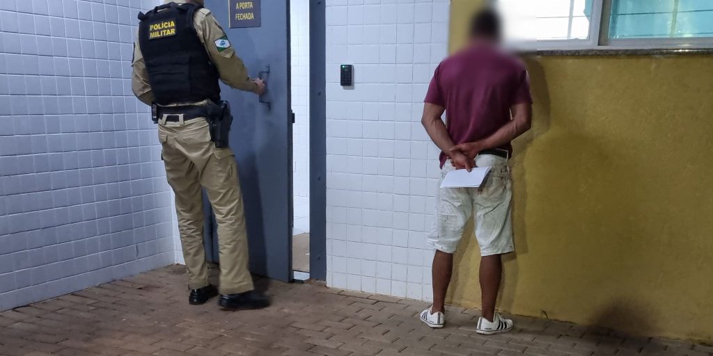 Em ataque de fúria, homem danifica HB20 da ex, faz ameaças e acaba detido pela PM em Matelândia
