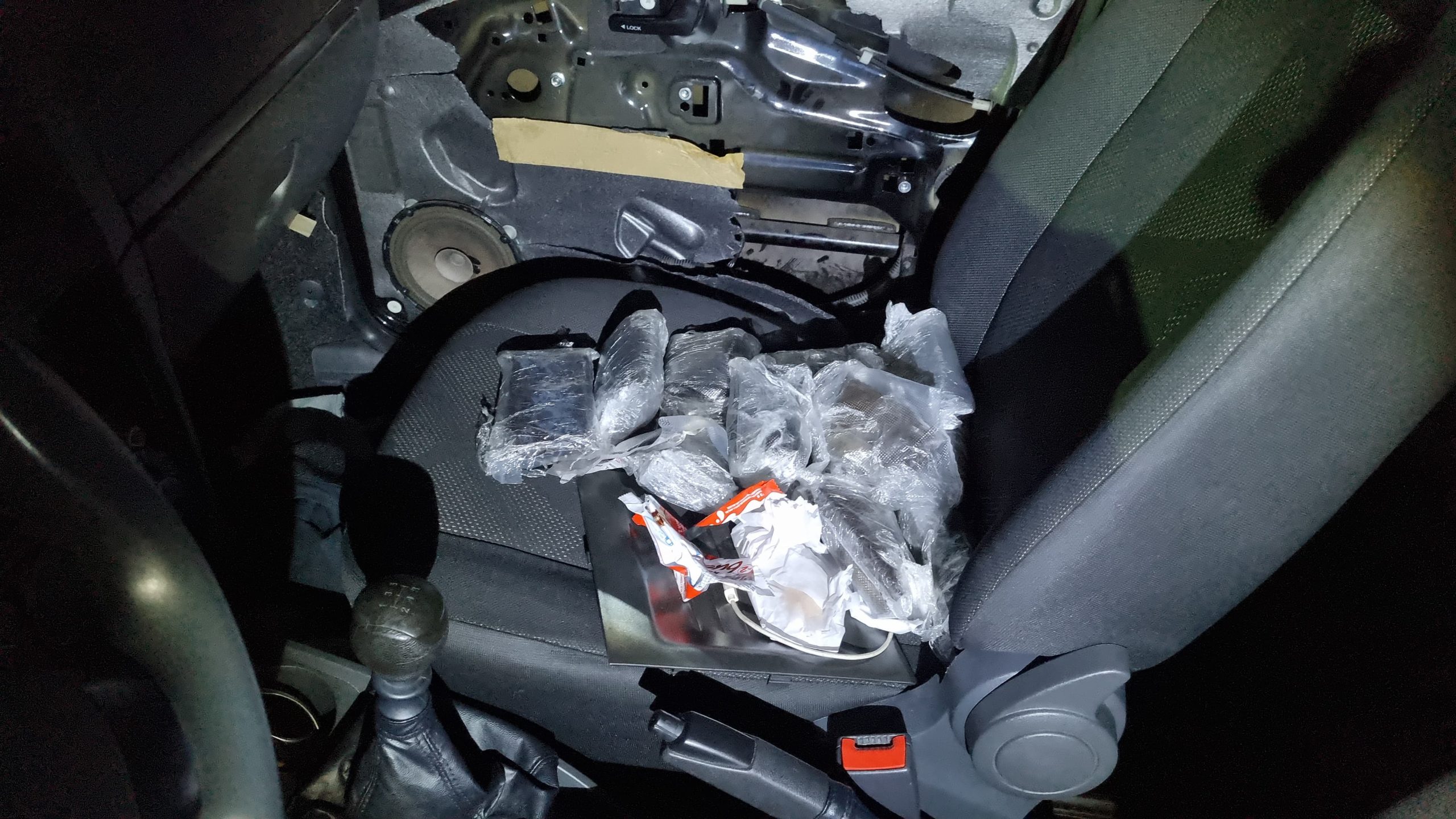 Jovem é preso transportando 2,5 kg de haxixe marroquino na BR-277 em Cascavel