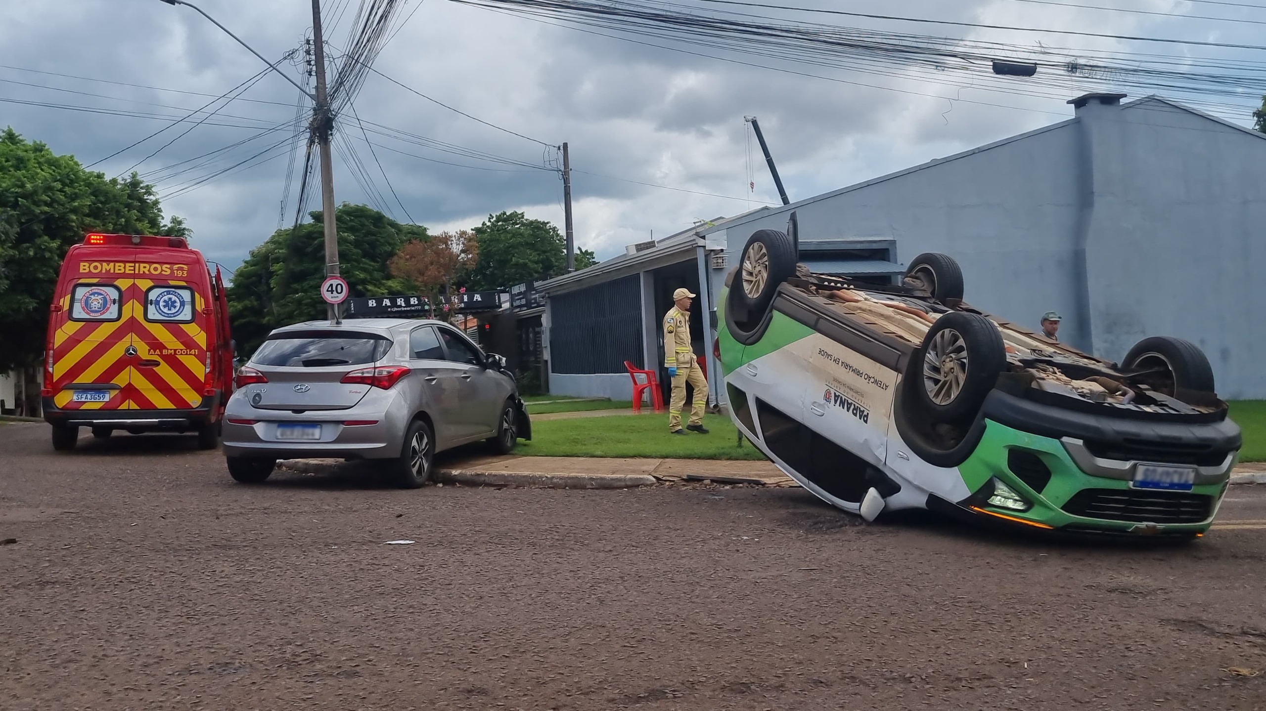 Gestante fica ferida em acidente envolvendo carro da Saúde de Sulina no Santo Onofre