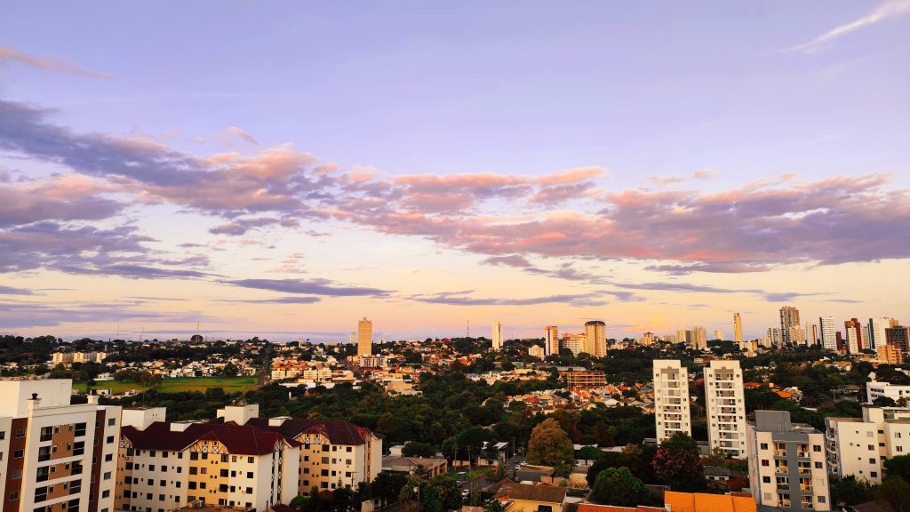 Cascavel terá sexta-feira de sol com possibilidade de chuva à tarde; máxima será 27°C