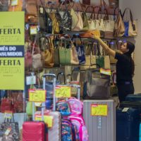 Imagem referente a Com alta de 4,3%, comércio do Paraná tem o maior crescimento da região Sul em janeiro