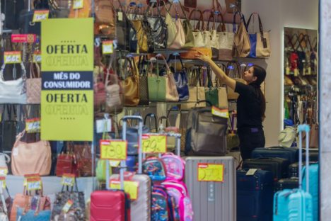 Com alta de 4,3%, comércio do Paraná tem o maior crescimento da região Sul em janeiro Imagem referente a Com alta de 4,3%, comércio do Paraná tem o maior crescimento da região Sul em janeiro