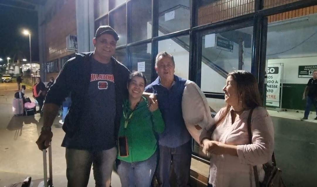 Após décadas, família tem reencontro emocionante em Cascavel Após décadas, família tem reencontro emocionante em Cascavel