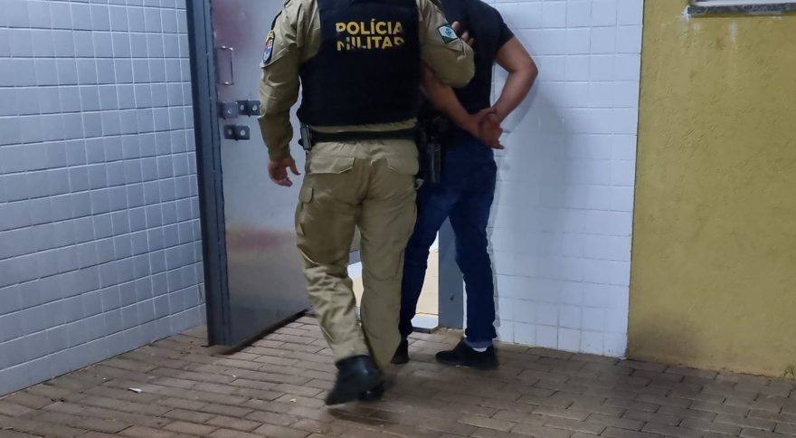 Para defender a mãe de agressões, enteado “sai no soco” com o padrasto no Esmeralda