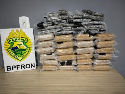 Operação Protetor: Polícia apreende 15 kg de haxixe em corrida de aplicativo Imagem referente a Operação Protetor: Polícia apreende 15 kg de haxixe em corrida de aplicativo