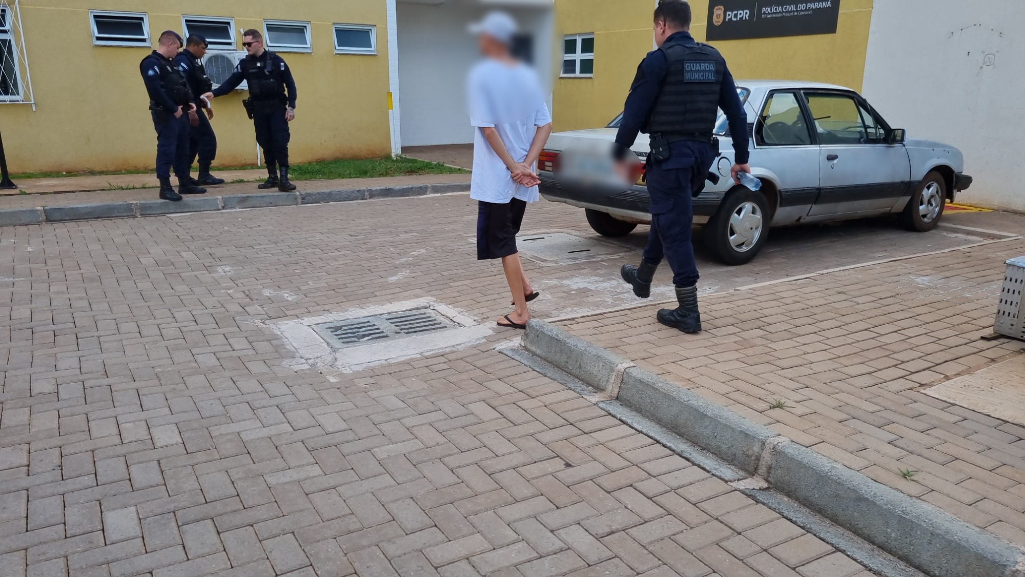 Jovem é detido na Rua Olindo Periolo com Monza furtado