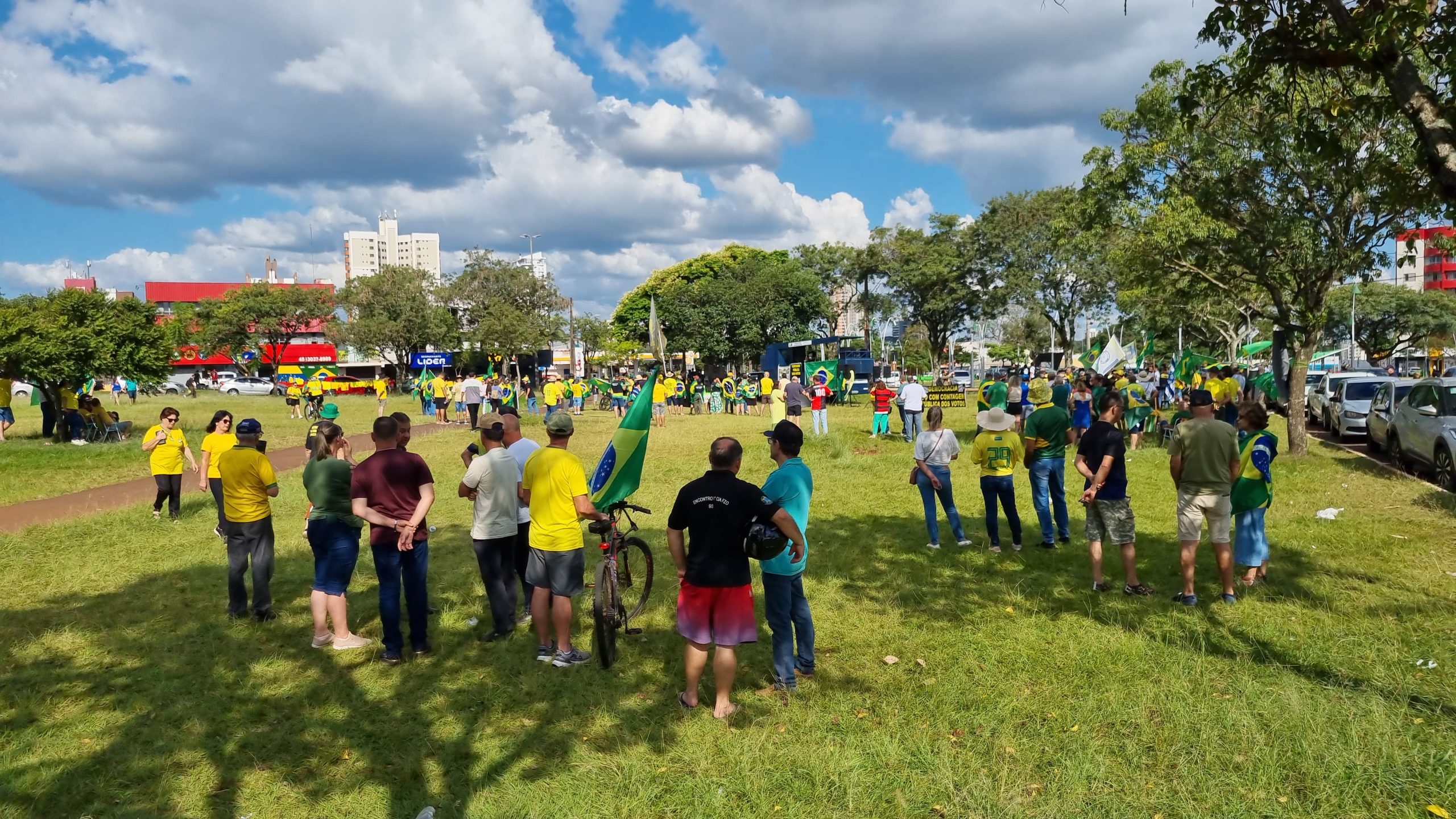Manifestantes realizam ato pela anistia de 8 de janeiro, saída de Lula e contagem pública de votos
