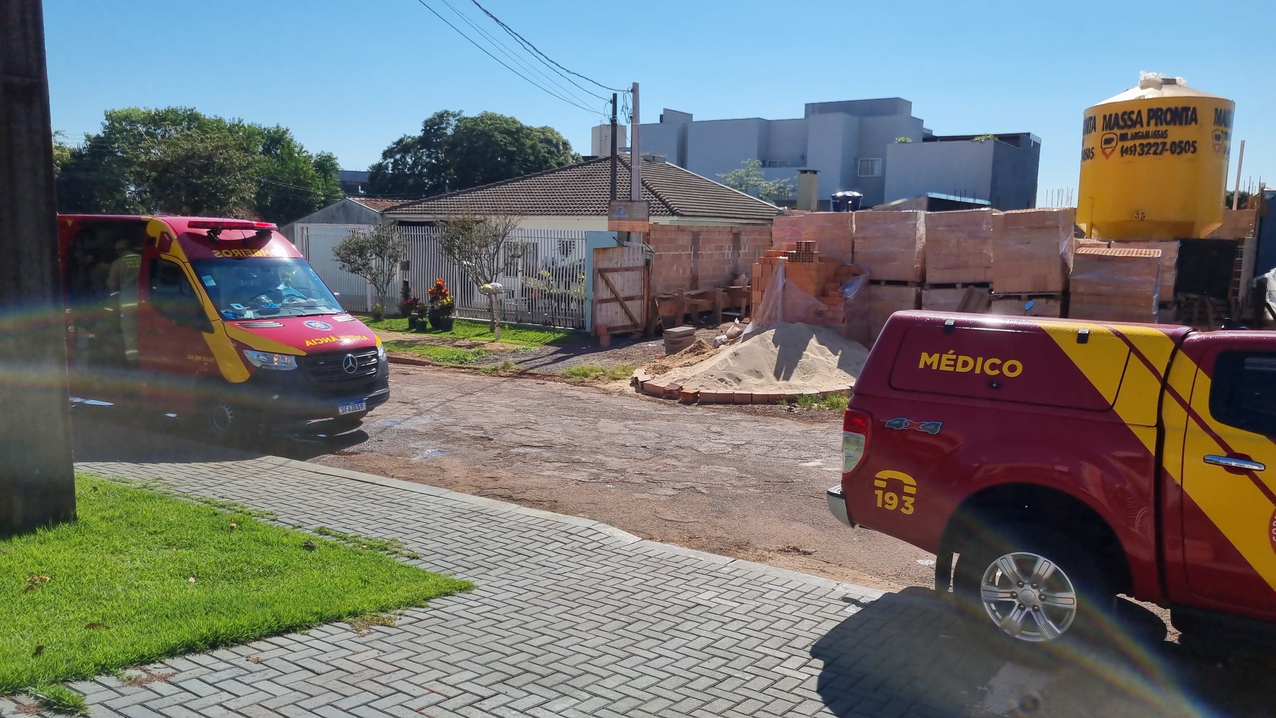 Trabalhador sofre escalpelamento no couro cabeludo após acidente com silo de massa em obra no Maria Luiza
