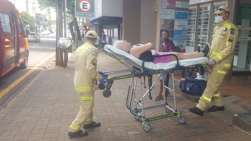 Mulher fica ferida ao sofrer queda no Centro de Cascavel