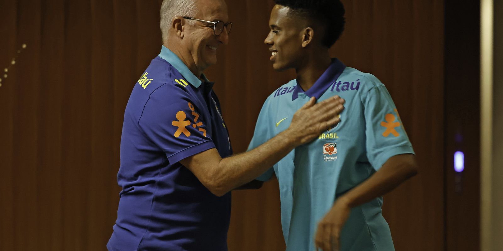 Seleção se apresenta em Brasília para jogo das Eliminatórias na quinta Seleção se apresenta em Brasília para jogo das Eliminatórias na quinta