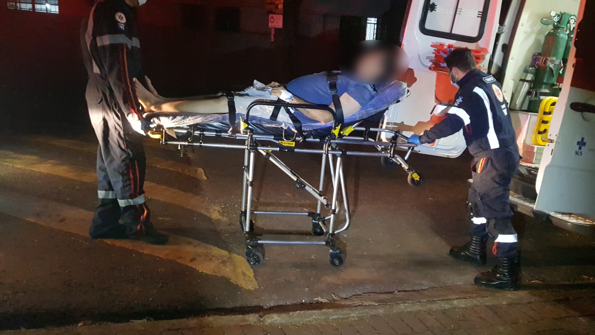 Com fortes dores no peito, homem é socorrido pelo Samu na Rua Nereu Ramos Com fortes dores no peito, homem é socorrido pelo Samu na Rua Nereu Ramos
