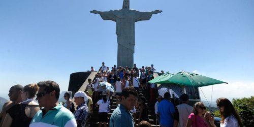 Cristo Redentor reabre ao público depois de morte de turista Imagem referente a Cristo Redentor reabre ao público depois de morte de turista