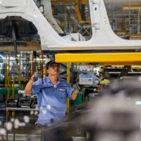 Imagem referente a Indústria do Paraná cresce acima da média em janeiro e tem alta de 3,9% em 12 meses