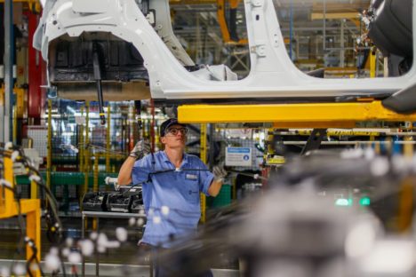 Indústria do Paraná cresce acima da média em janeiro e tem alta de 3,9% em 12 meses Imagem referente a Indústria do Paraná cresce acima da média em janeiro e tem alta de 3,9% em 12 meses