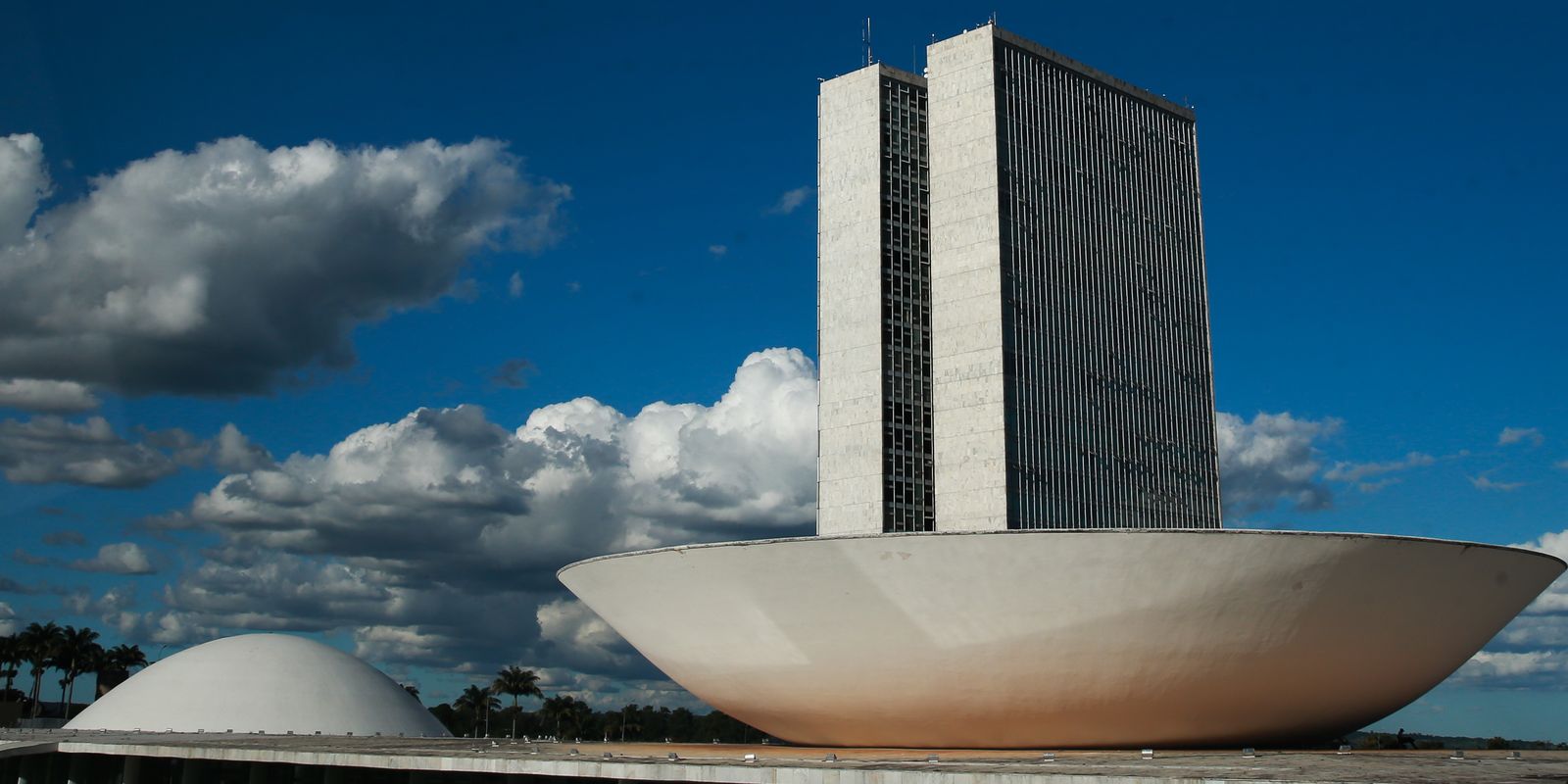 Votação do orçamento de 2025 em Comissão é adiada para sexta-feira Imagem referente a Votação do orçamento de 2025 em Comissão é adiada para sexta-feira