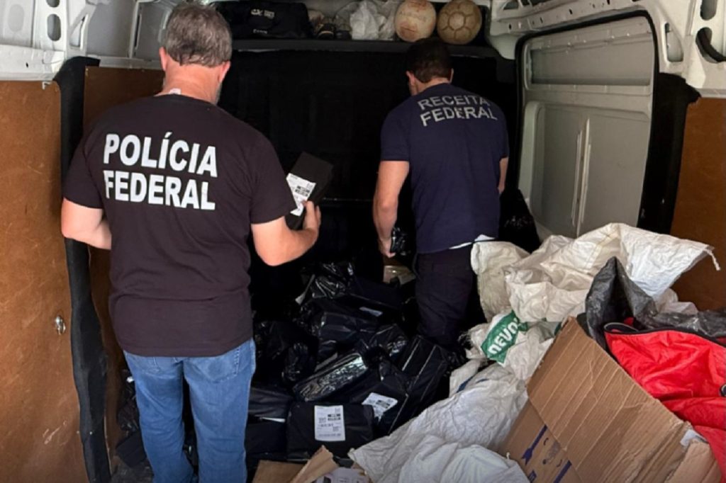 Depósito de produtos vendidos pela internet é fechado pela Polícia Federal em Foz do Iguaçu