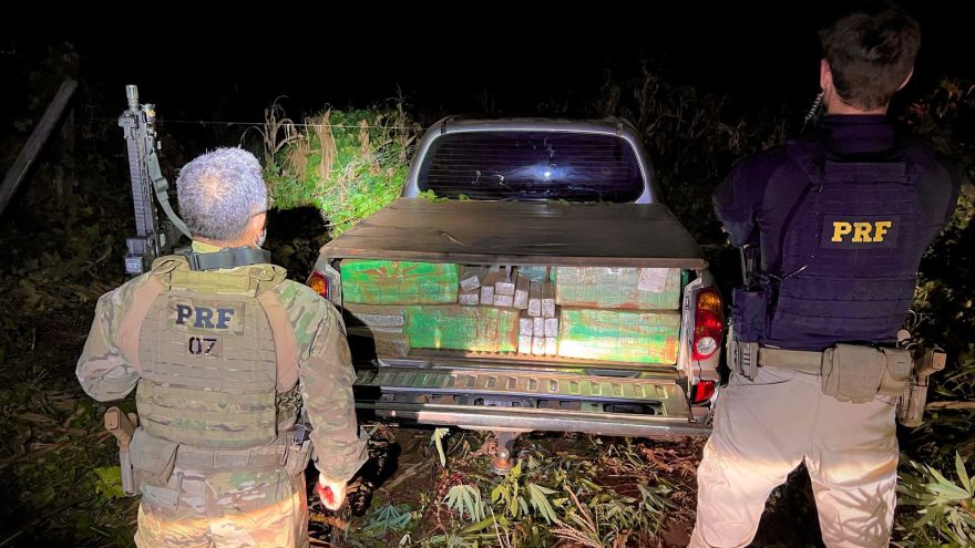 PRF apreende caminhonete furtada abarrotada com cerca de 1 tonelada de maconha na BR-163