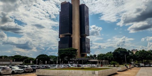 Copom eleva juros básicos da economia para 14,25% ao ano Imagem referente a Copom eleva juros básicos da economia para 14,25% ao ano