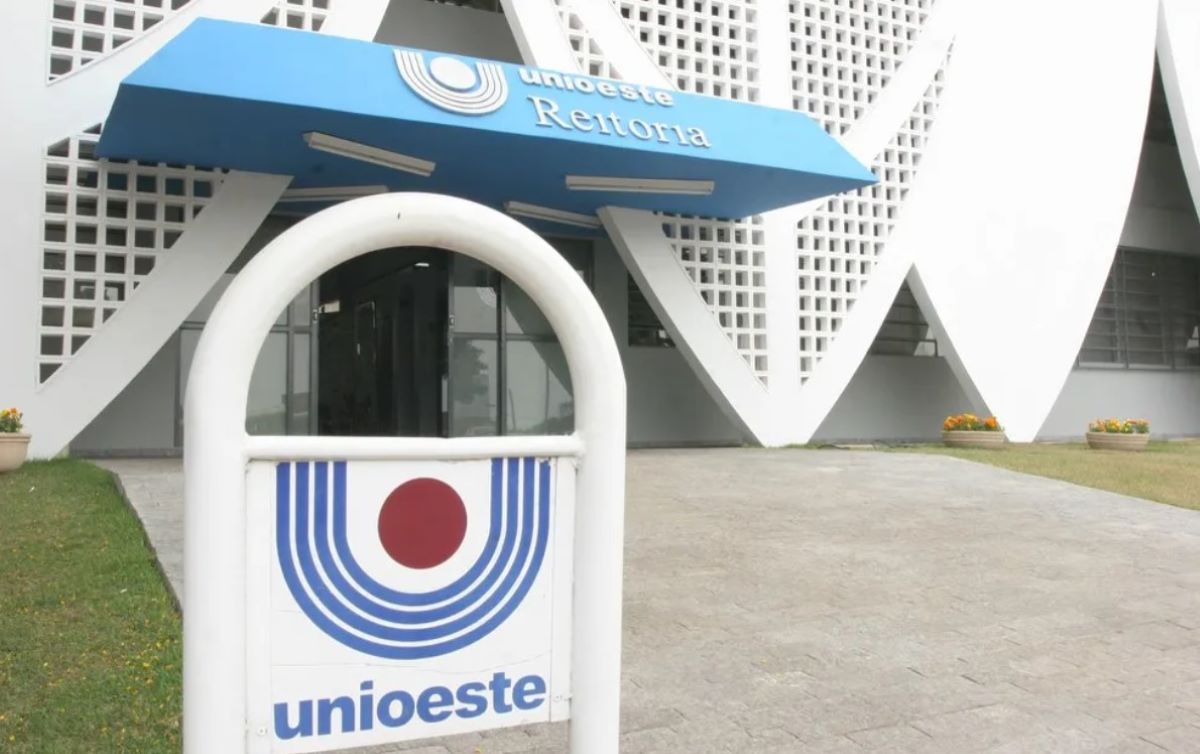 Servidora cobra Unioeste por insalubridade não paga desde 2013 Imagem referente a Servidora cobra Unioeste por insalubridade não paga desde 2013